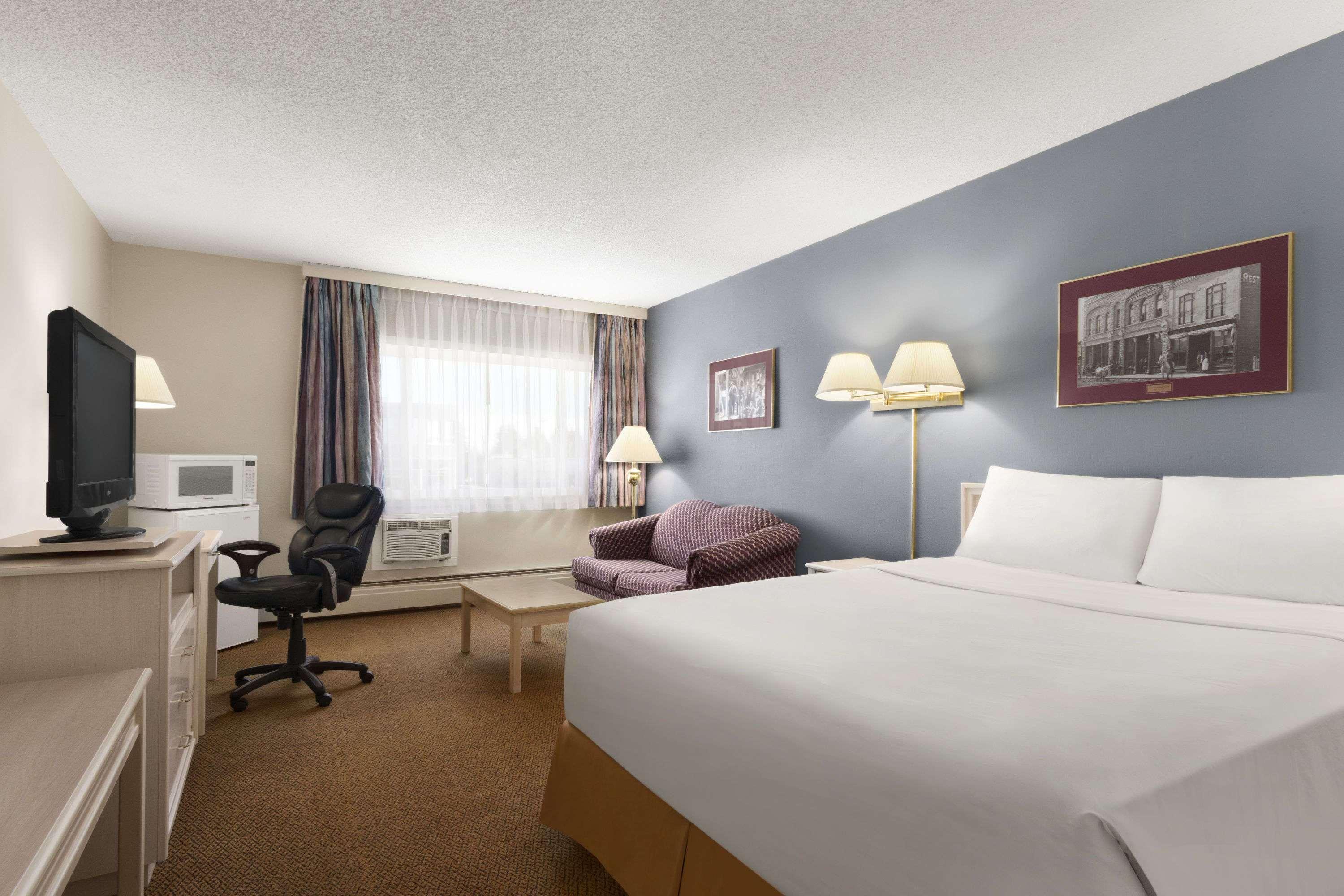 Travelodge By Wyndham Calgary South Екстер'єр фото